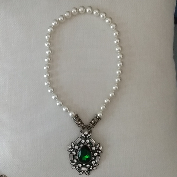 Heidi Daus Interchangeable necklace with golden cream pearls capped w crystals. - Picture 9 of 11